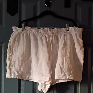 Universal Thread White Crinkle Pull-On Shorts